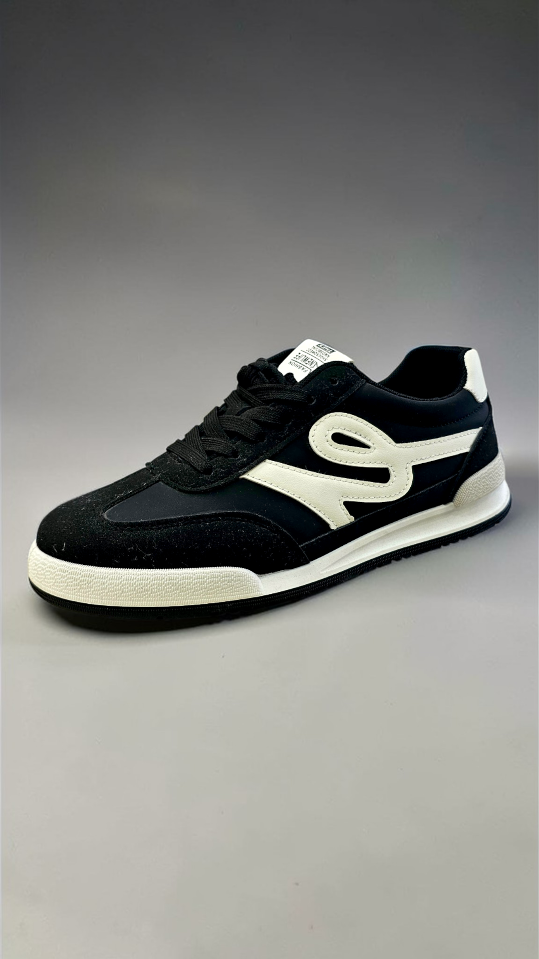 Black white lowe sneakers