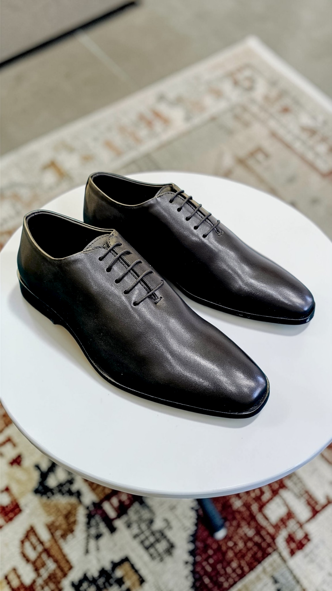 Elwis Wholecut formals Black