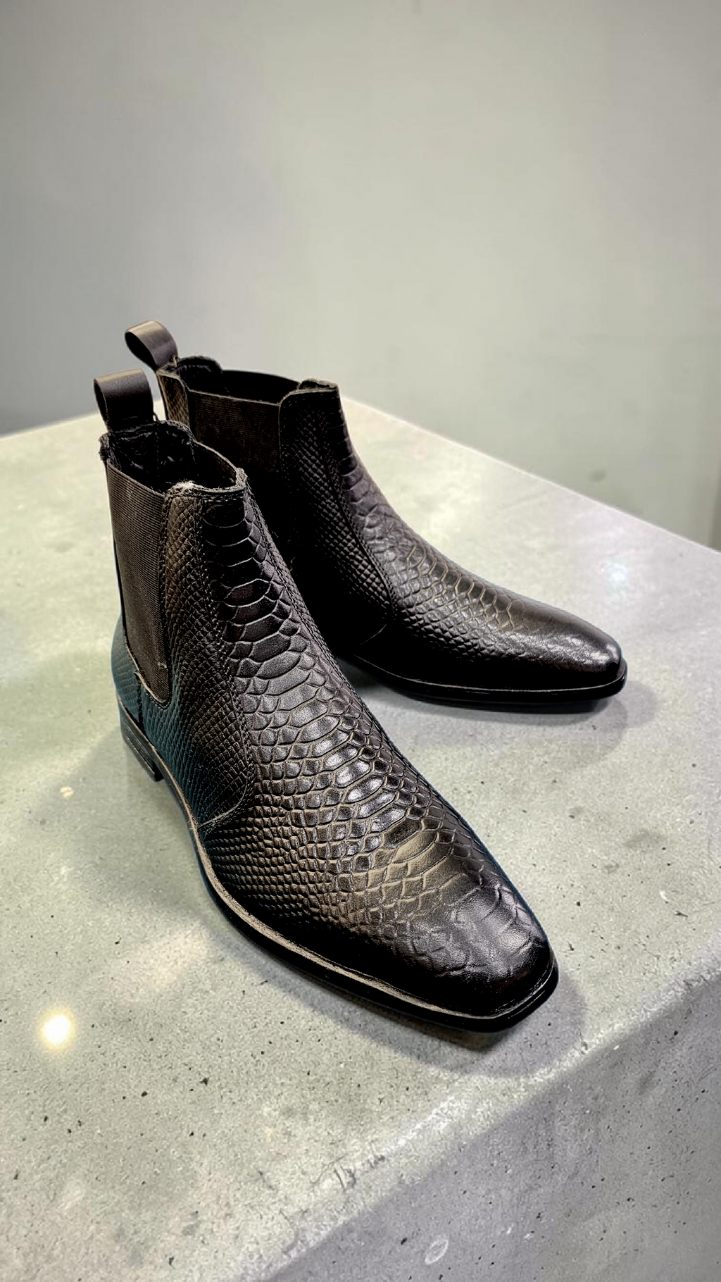 Classic Pattern chelsea Genuine leather (Black)