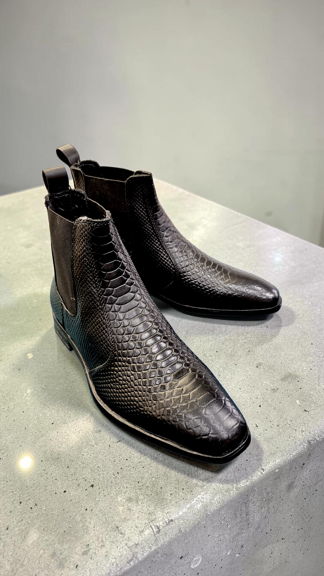 Classic Pattern chelsea Genuine leather (Black)