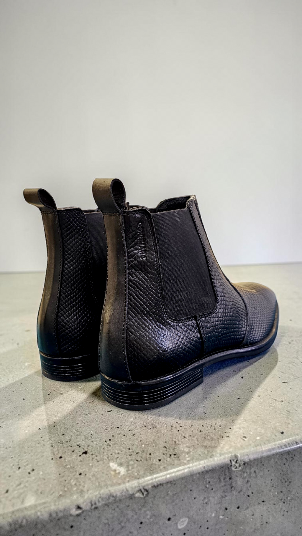 Classic Pattern chelsea Genuine leather (Black)