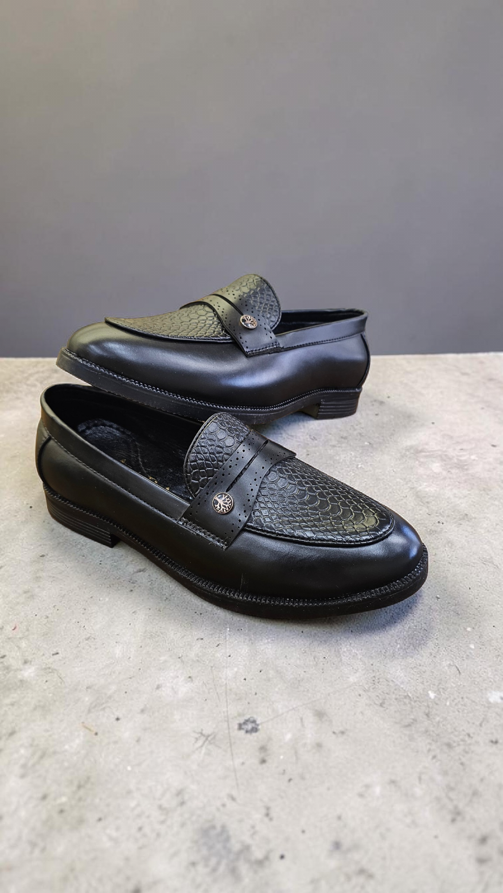 L*p design (Black)