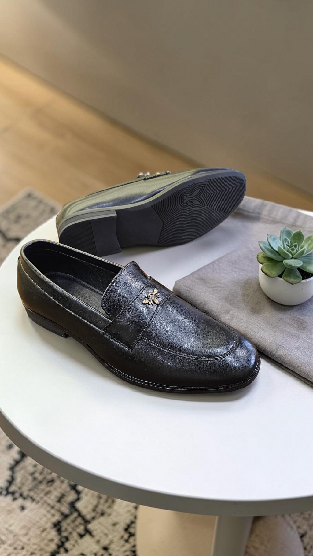 T*d baker bee (Black)