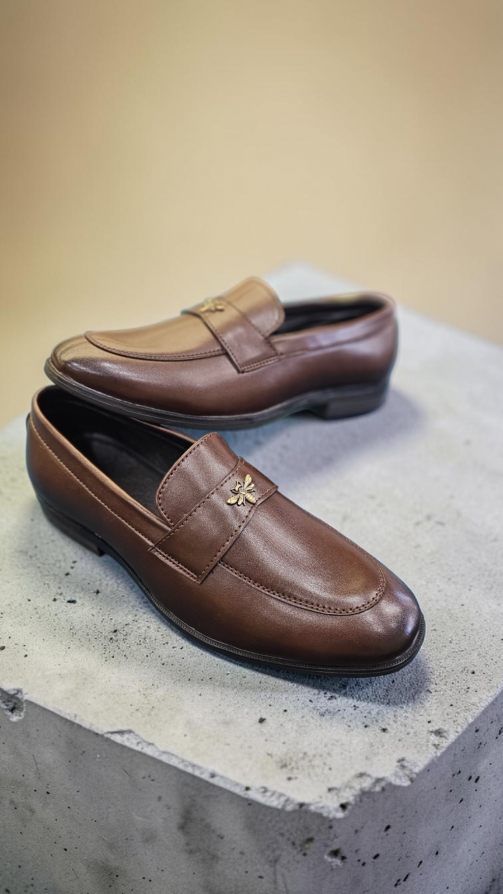 T*d baker bee (Brown)