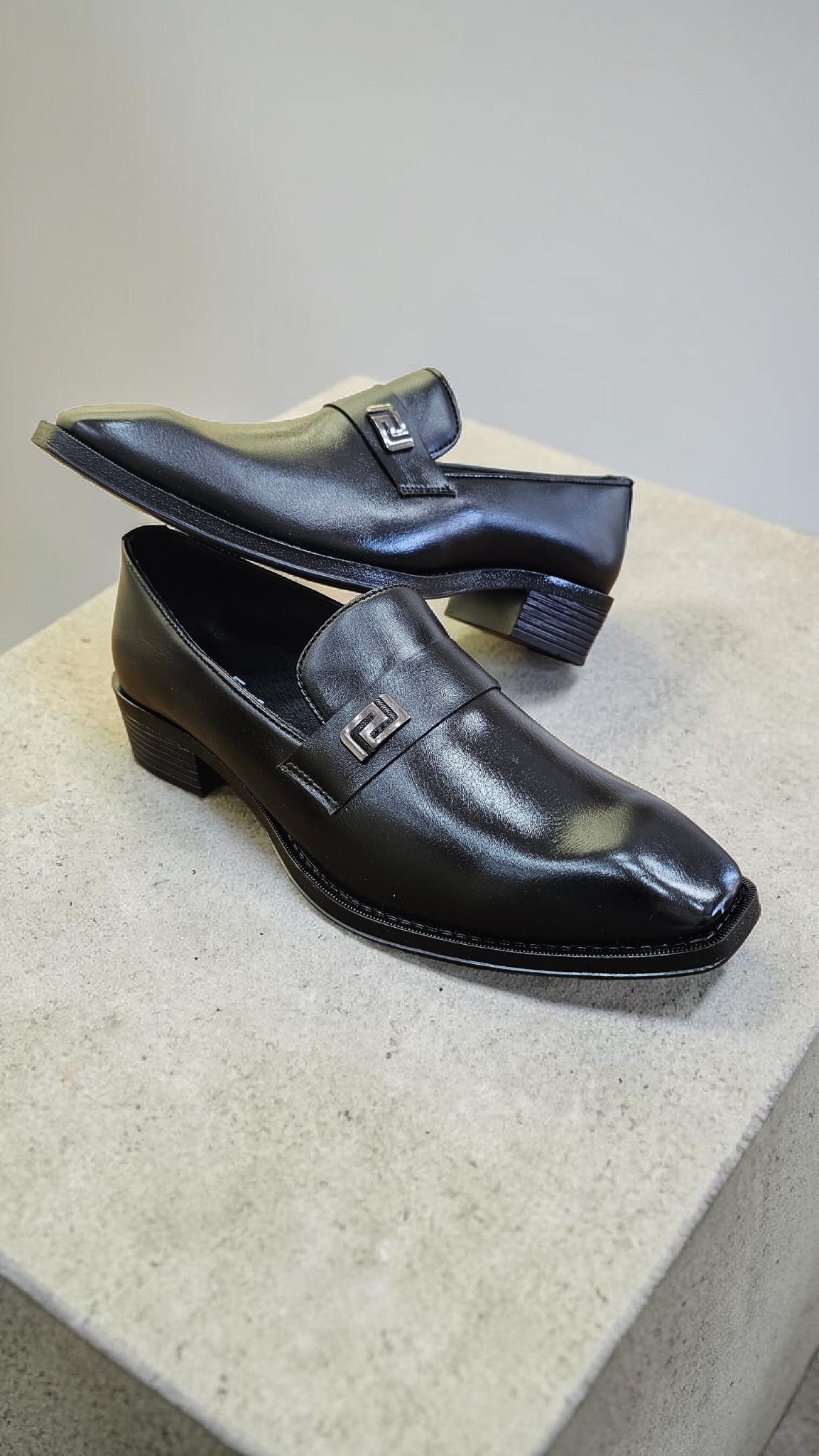 italian side buckle Black (Cuban heel)