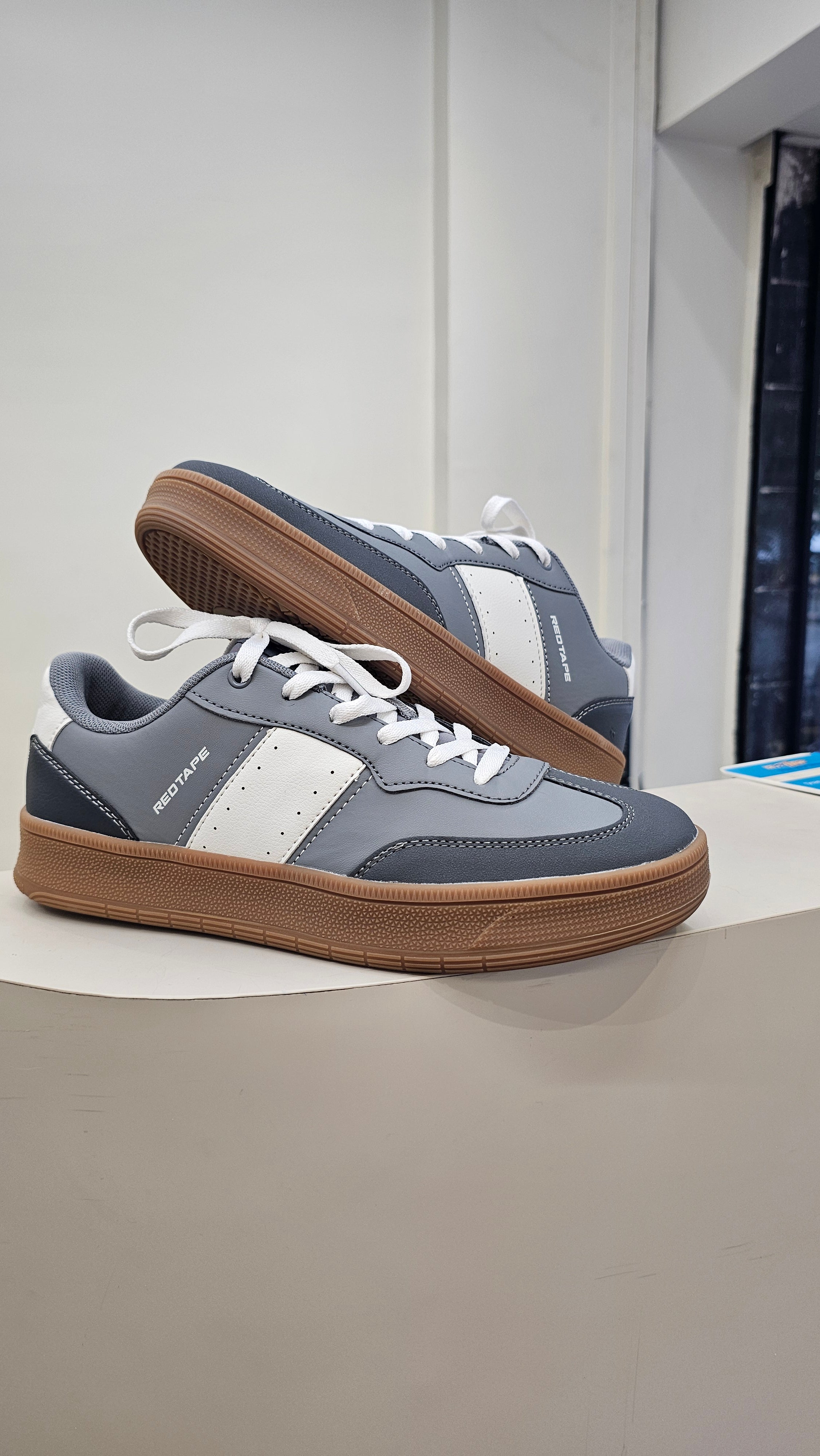 RED TAPE (GREY) SNEAKAR