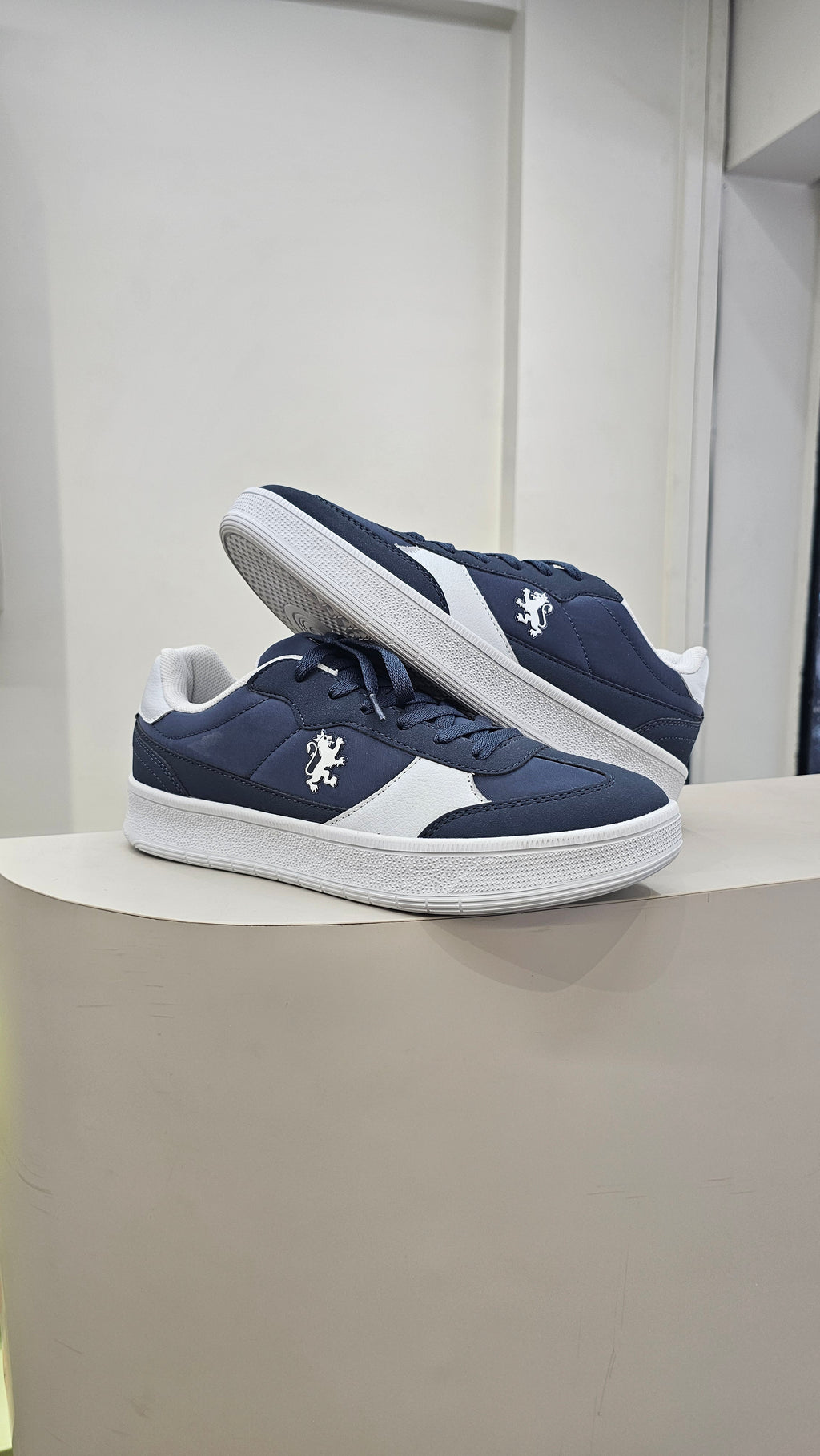 RED TAPE(BLUE) SNEAKAR