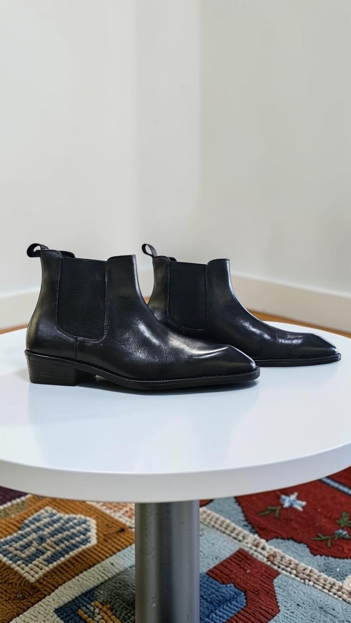 ITALIAN CHELSEA POINT (BLACK)