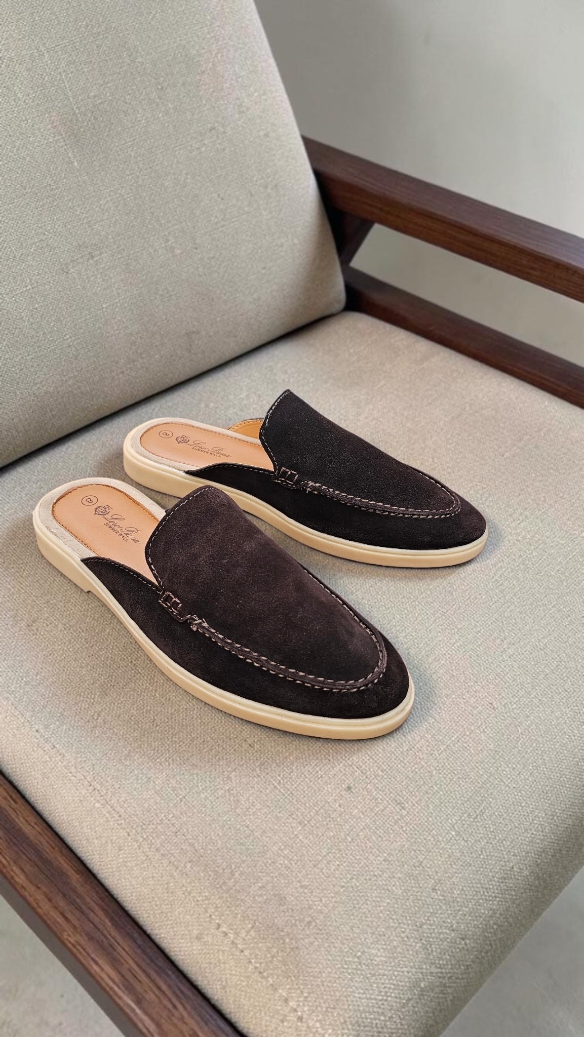 SUEDE MULES (BROWN)