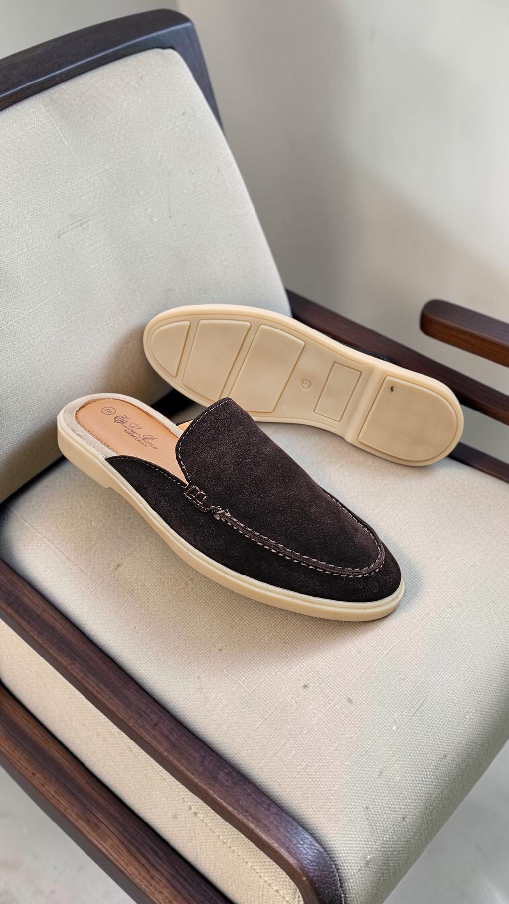 SUEDE MULES (BROWN)