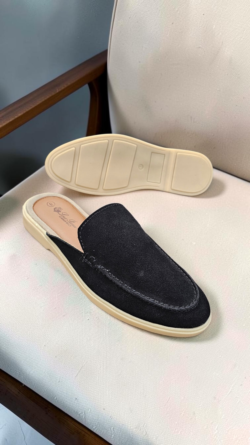 SUEDE MULES (BLACK)
