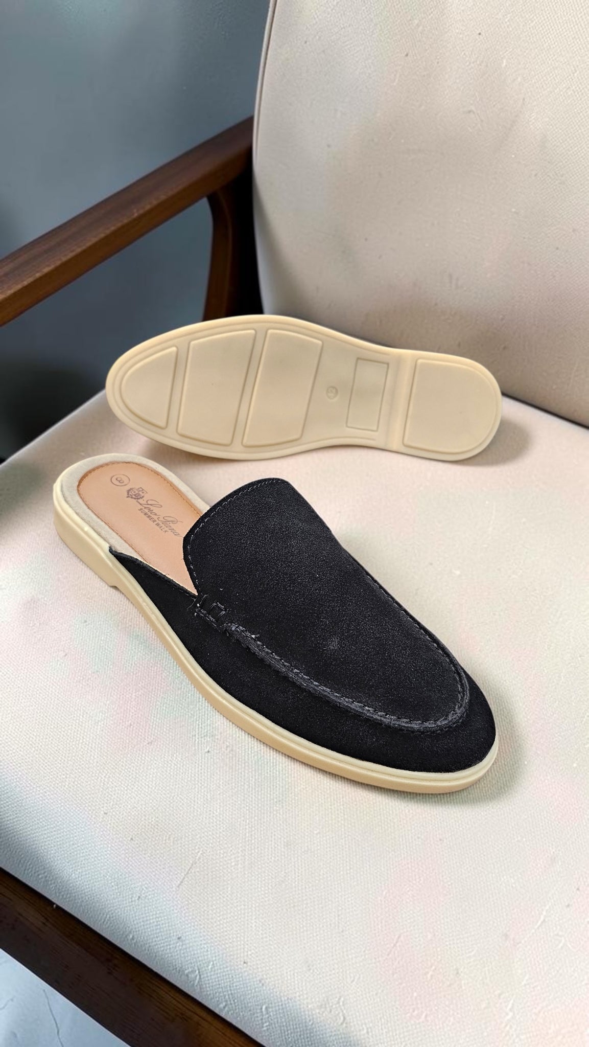 SUEDE MULES (BLACK)