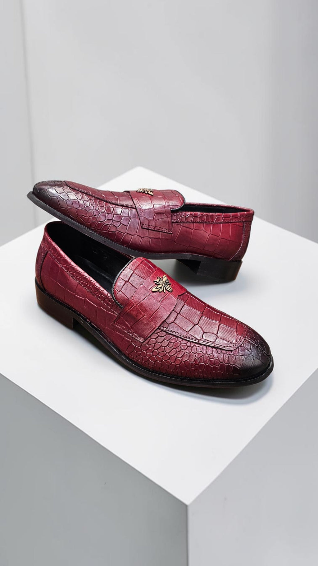 MAKHI CHECK BUCKLE (CHERRY)