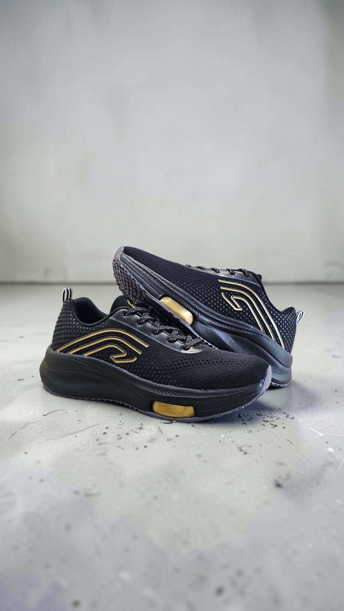CAMPUS THROS (BLACK)