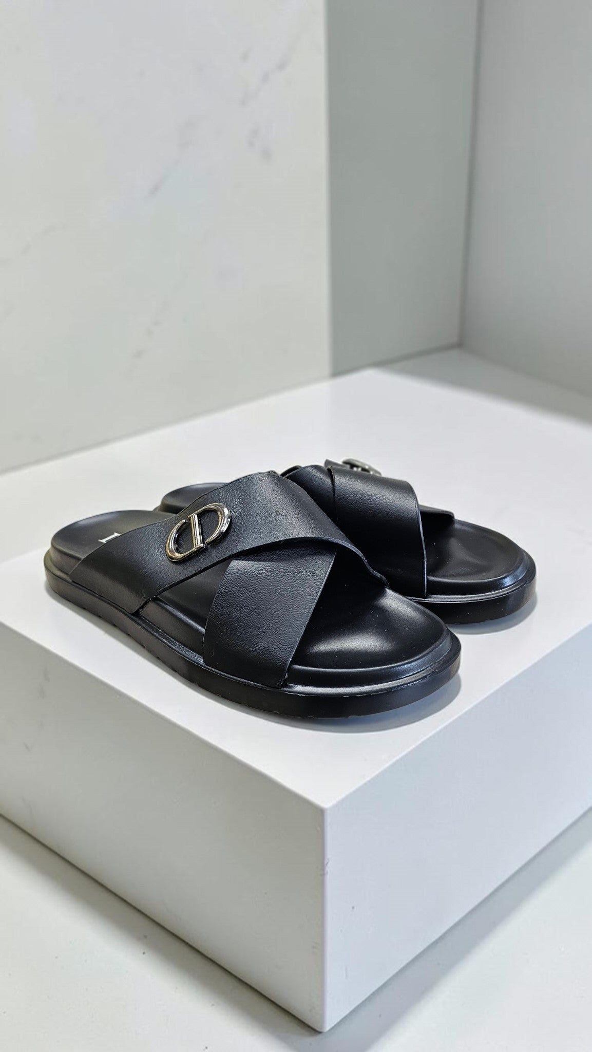 DI@R CROSS LEATHER (BLACK)