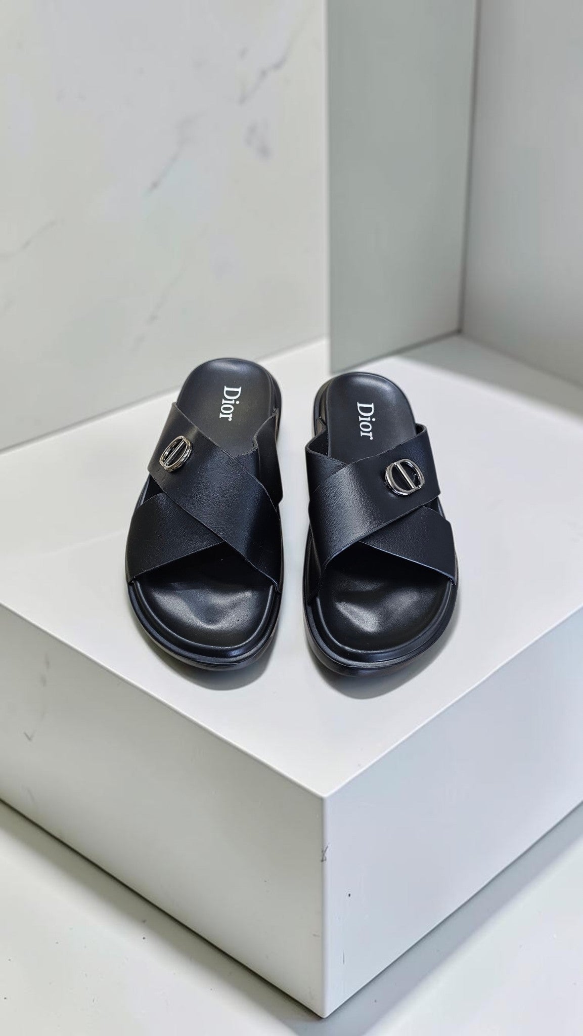 DI@R CROSS LEATHER (BLACK)
