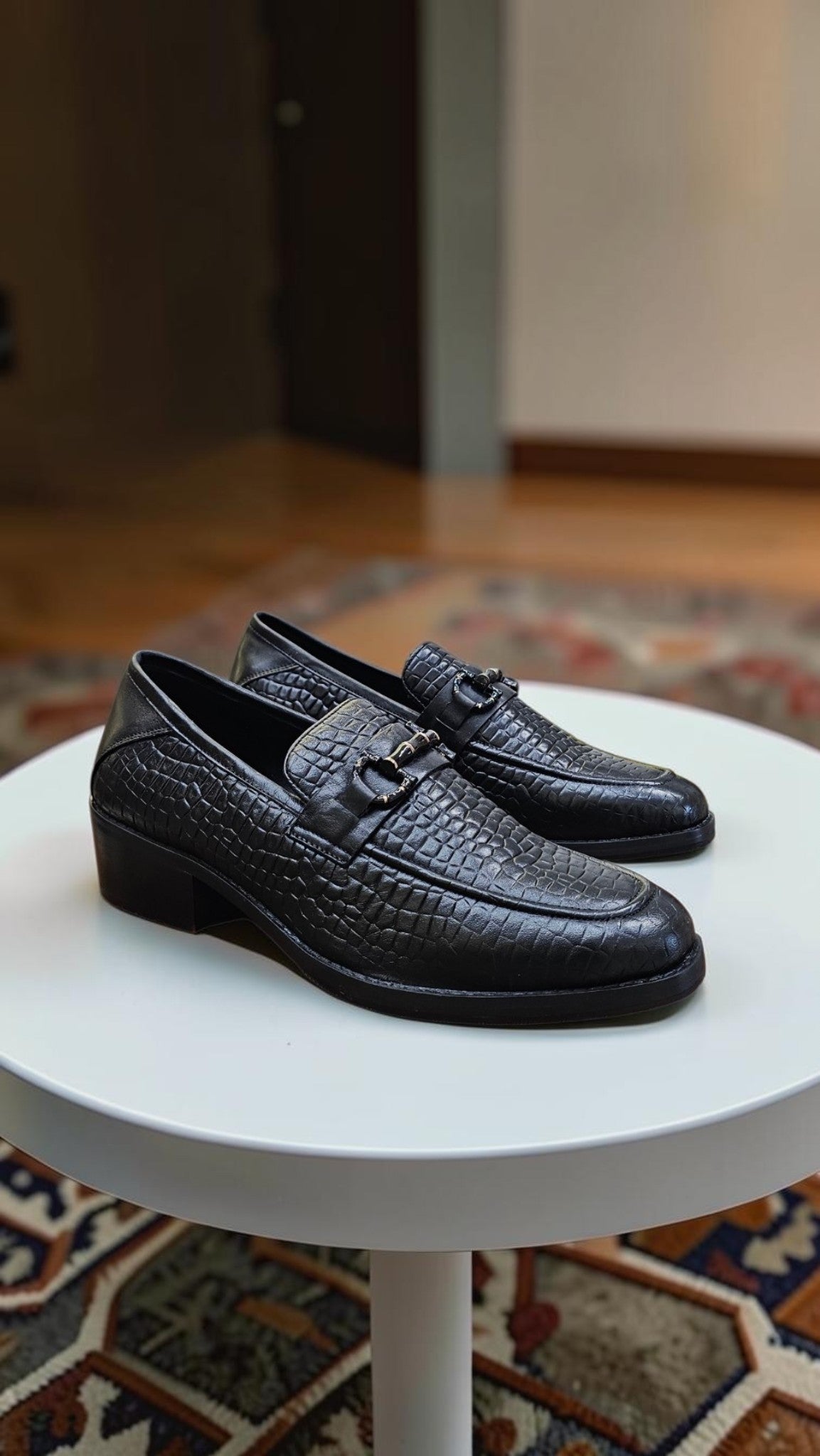 CUBAN HEEL RED SOLE (BLACK)
