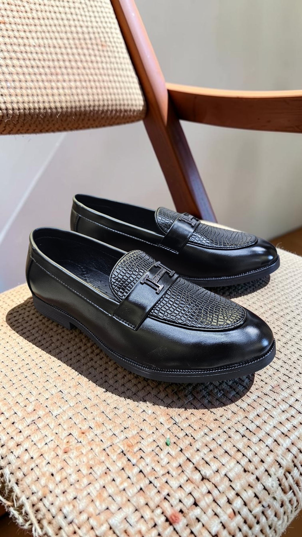 H CHECK (BLACK)